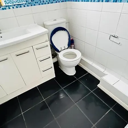3 Bed House East London Home Buitenkant foto