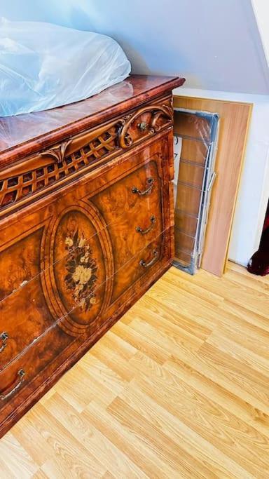 3 Bed House East *
