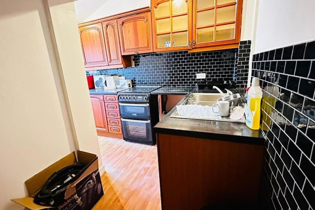 3 Bed House East Apartment