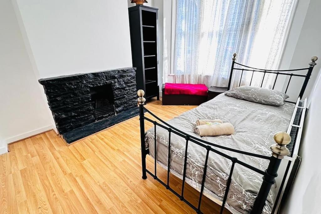 3 Bed House East
